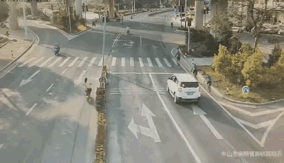 179f913a23ba31bdbf3f9fd748746d0a.gif